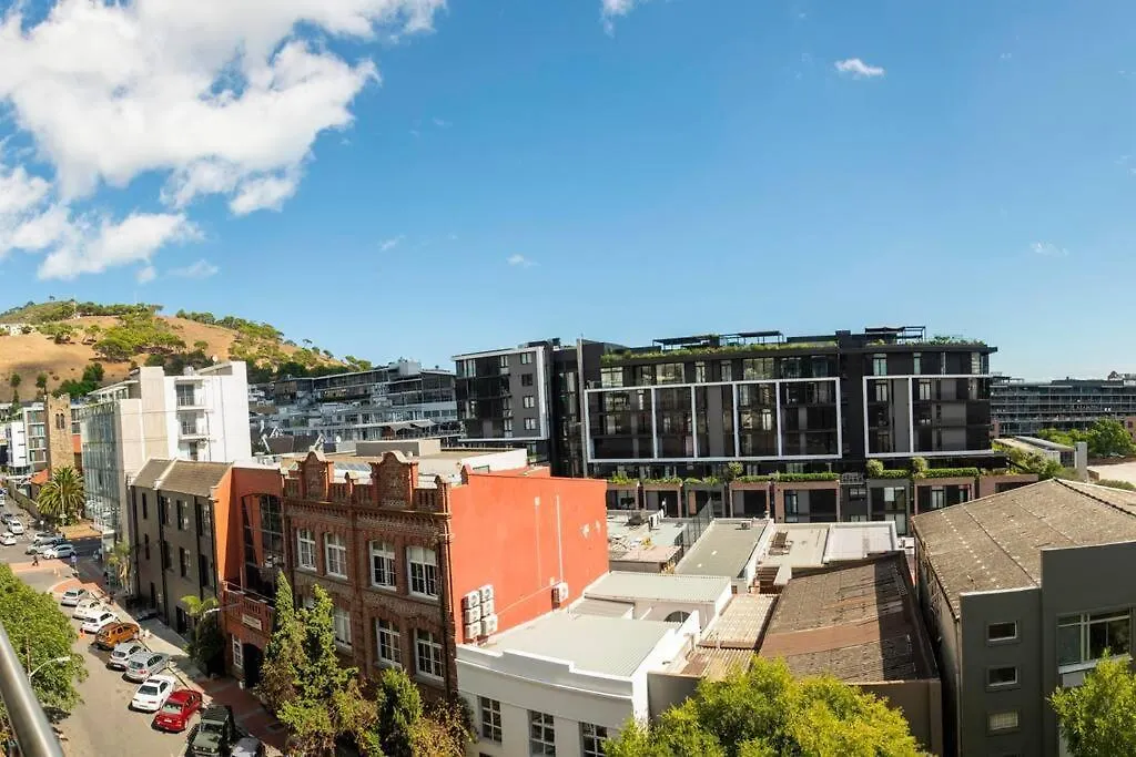 Fabulous 1-Bedroom De Waterkant Apt With Wifi And Parking Cape Town Apartment